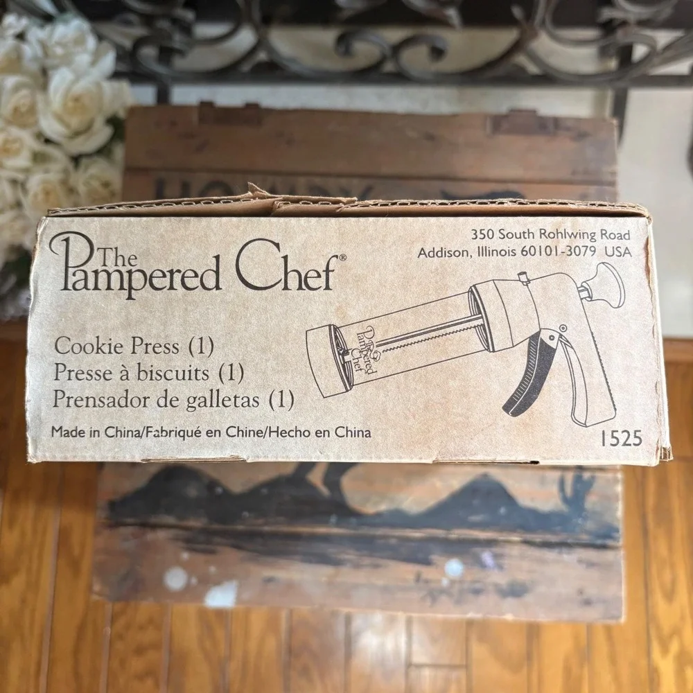 Pampered Chef Cookie Press Set Complete 16 Discs Recipe Book Box Never Used
